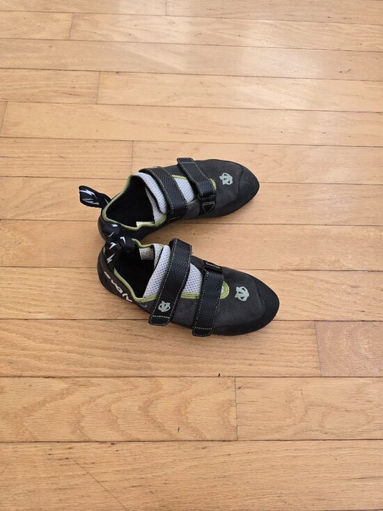 Evolv | Defy black gray sporty rock climbing shoes | MENS 10 main image 6